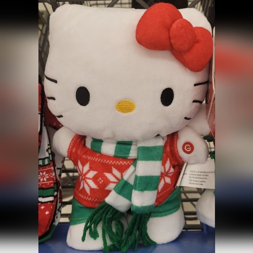 Hello Kitty 2024 Waddler Christmas Greeter! Jingle Bells song!
